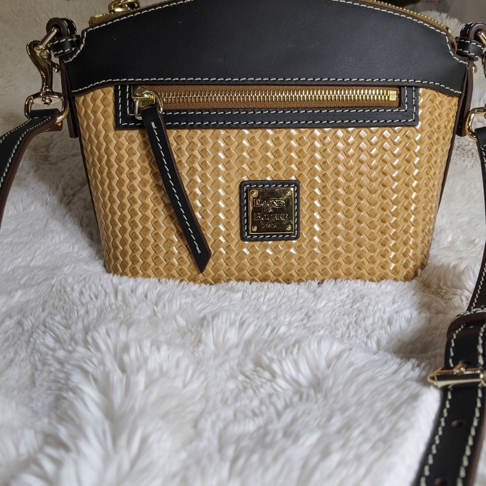 Brand New! Dooney & Bourke Cross-Body Summer Bag.